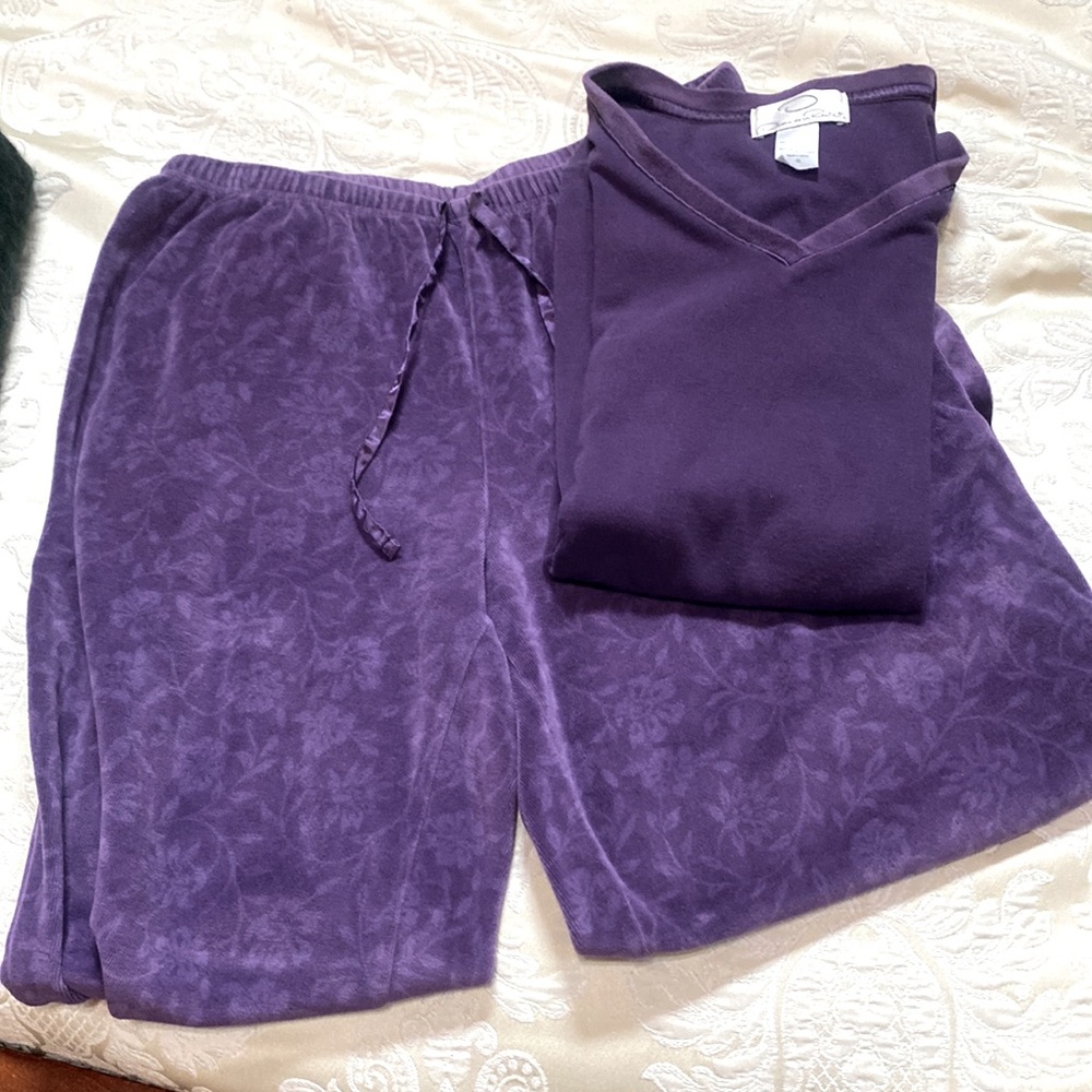 Oscar de la Renta pajama set